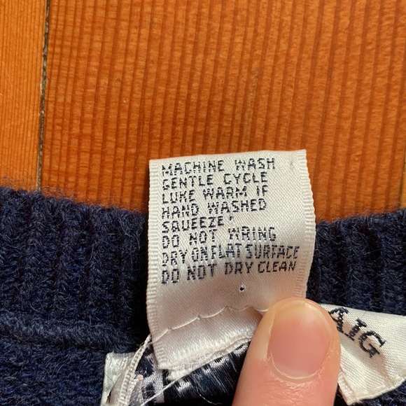 Vintage Navy Blue and White Argyle Sweater Vest - Picture 4 of 10